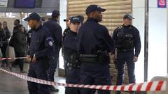 Paris anti-terror soldier stabbed in neck