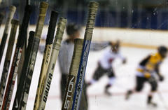 Hockey Canada bans bodychecking at peewee level